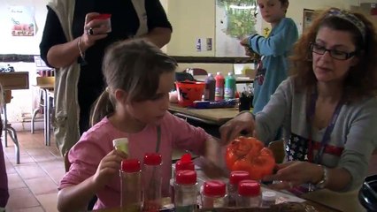 Estelle, Marie et Kélian en pleine création artistique...