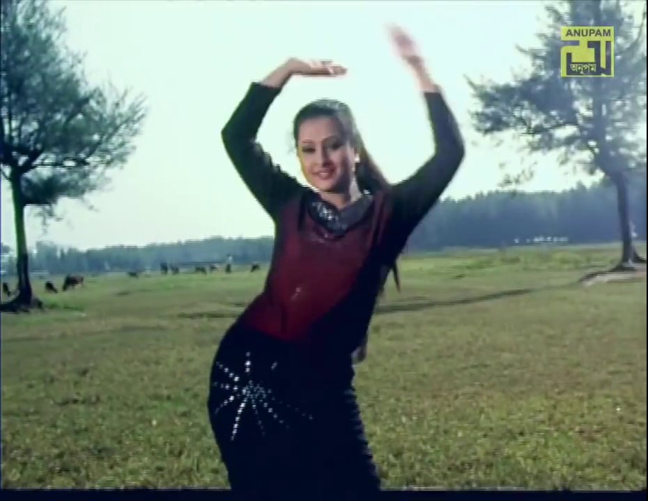 Phool Dekhle Icche kore । Bangla Movie Song - Manna, Purnima|Bangla romantic item old hot song
