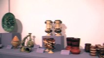 Quelques objets avec les médiateurs culturels du musée Aurélien Gonzalez et Patricia Souiller