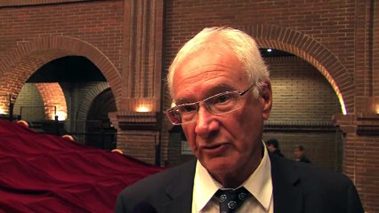 Gaby Charroux député-maire de Martigues au micro d'Ulrich Téchené