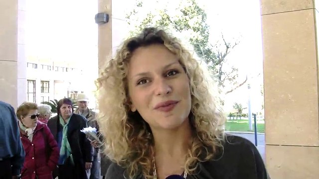 L'interview de Fanny Sarrasin, receptionniste à l'Hôtel Saint-Roch de Martigues.