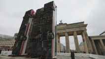 Las barricadas de Alepo llegan a la Puerta de Brandeburgo