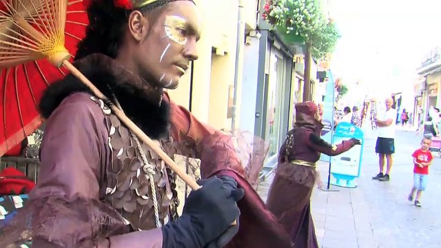 Les images de la manifestation avec les interviews des artistes et du public