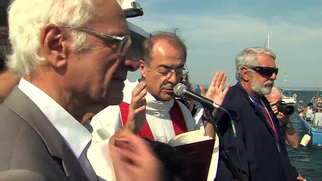 Le défilé nautique avec les bénédictions en mer