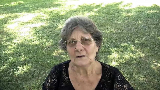 Emmanuel et Joséphine passent tous leurs après-midi au parc, à l'ombre