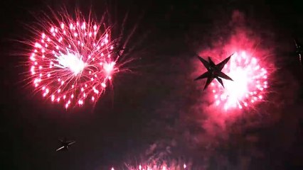 Revivez le feu d'artifice "Paul Cézanne" en images.