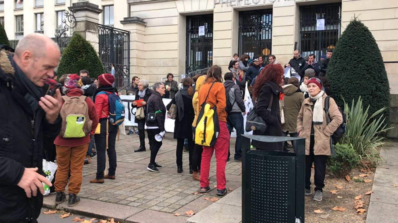 Contrats aidés : environ 60 personnes rassemblé...