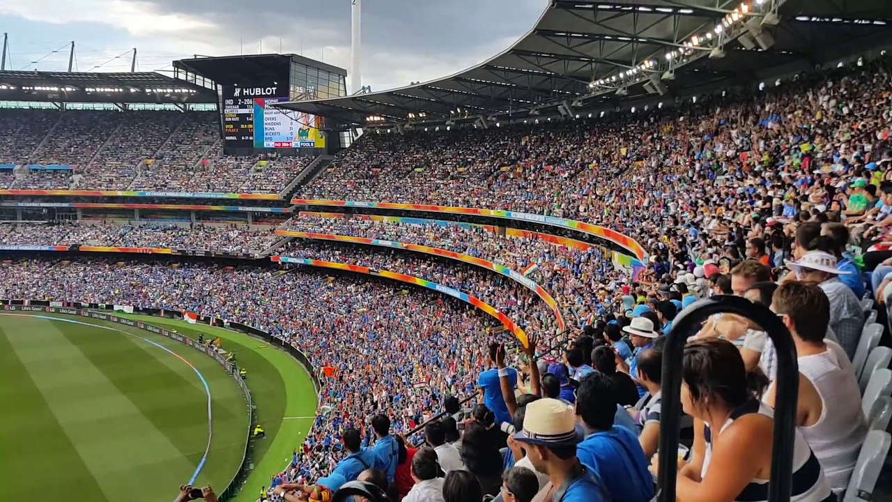This is what 80000 Indians sound like!!!