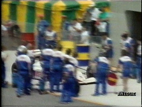 GP CAN88:Contatto di Tarquini con Arnoux,ritiri di Cheever,Alboreto e Patrese e tentat.di sorpasso di Streiff a N.Piquet