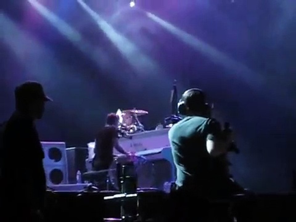 Muse - Feeling Good, Dubai Festival City, Dubai Desert Rock Festival, United Arab Emirates  3/8/2008