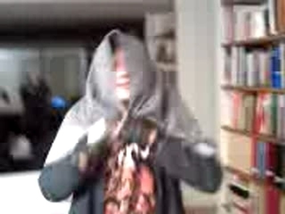 Tata roberta joue avec le feu