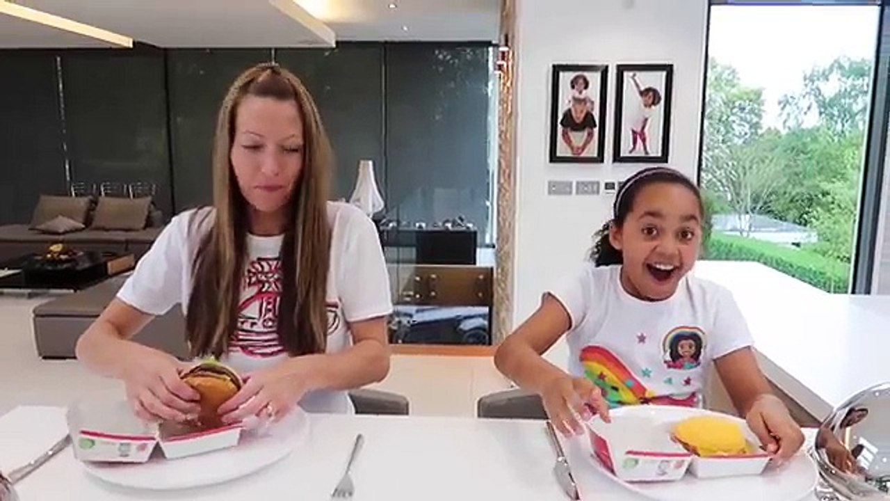 Real Food VS Gummy Food! Gross Giant Candy Challenge - Best Chef Edition Daddy VS Jordon