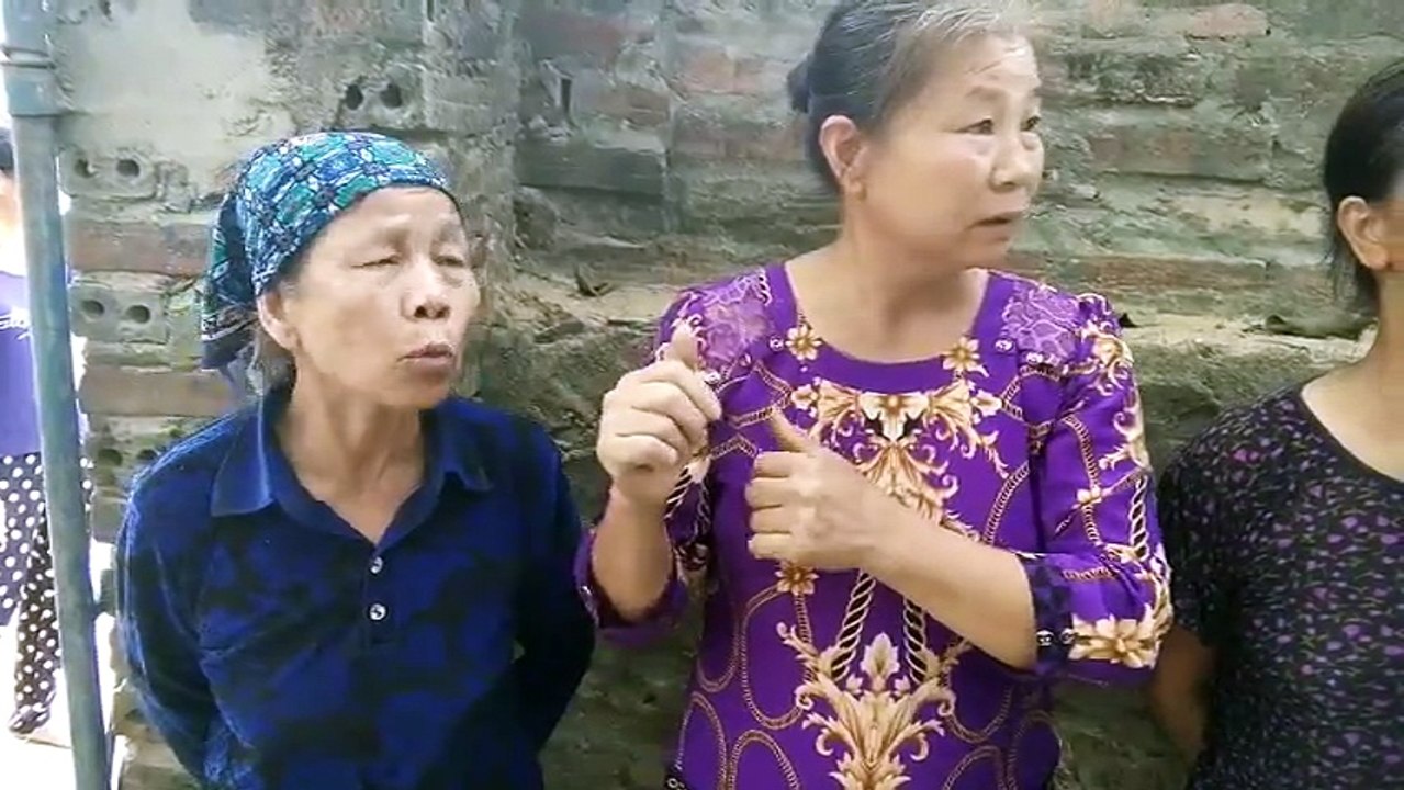 Có việc bí thư thôn kê vợ vào danh sách nhận quà ủng hộ lũ l