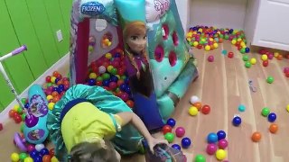 NEW GIANT FROZEN SURPRISE TOYS BALL PIT CHALLENGE Opening Surprise Eggs Unboxing Snap-ins Kids Toy