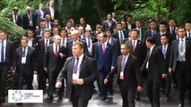 Khoảnh khắc cực đẹp: Bộ tứ lãnh đạo Việt Mỹ Nga Trung chung bước tại Sơn Trà
