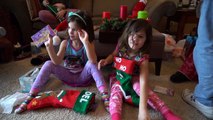Christmas Treasure Hunt with Capri & Isabel! American Girl Doll | Twin Family Fun Vlogs!