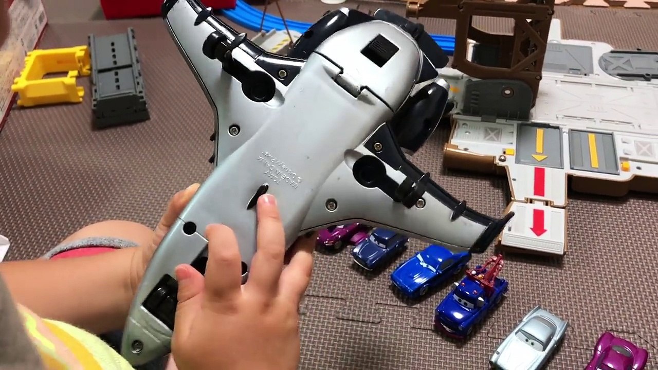 希少！ディズニーカーズ スパイ飛行機シドレー♪フィンマックやホリーなどのスパイも登場♪