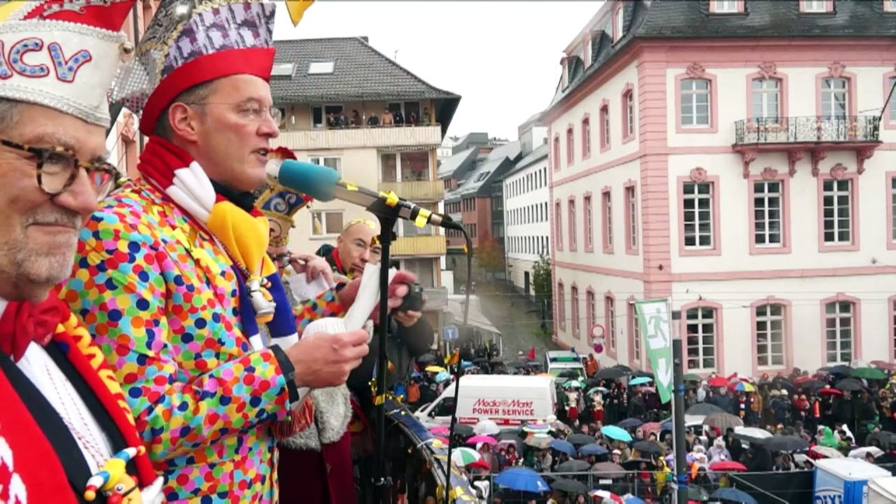 Mit "helau" in die fünfte jahreszeit