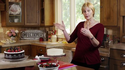 How to Make Stenciled Chocolate Cake Wraps