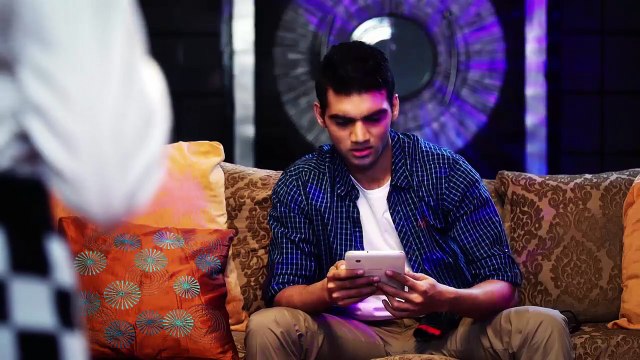 Beautiful Girl Mehndi Dance Mehndi Hy Lagne Wali HD