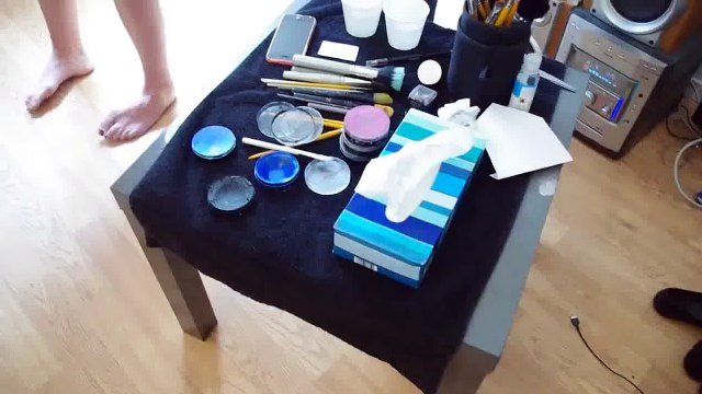 Boyayla yapılmış pantolonla sokakta dolaşmak