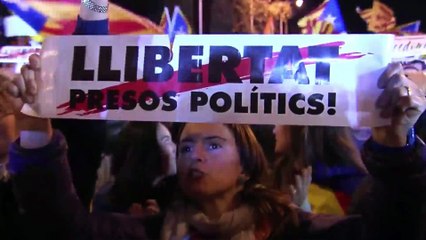 Els Segadors al final de la mani de l'11-N