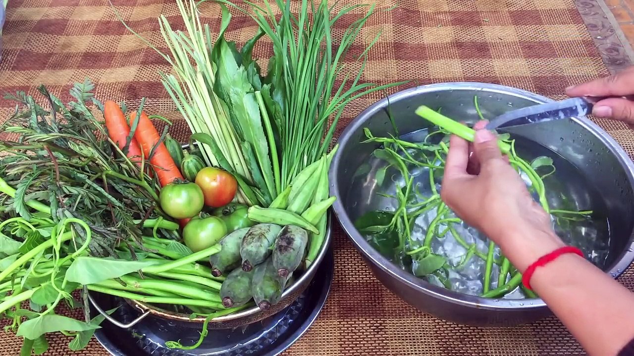 Yummy Cambodian Family Food At Home, Homemade Food Recipes, Family Food In Asia