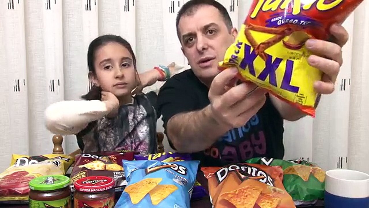 Takis contra Doritos. ¿CUÁL PICA MÁS? Doritos Roulette