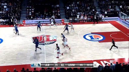 Dingue : Le shoot de la gagne au buzzer incroyable de Boris Diaw !