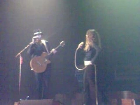 VANESSA PARADIS PARLE AUX ARENES DE METZ