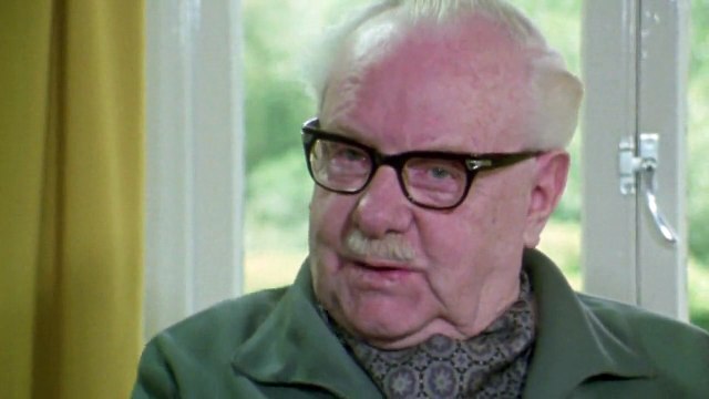 The World at War: Whirlwind: Bombing Germany - September 1939-April 1944 (12 of 26)