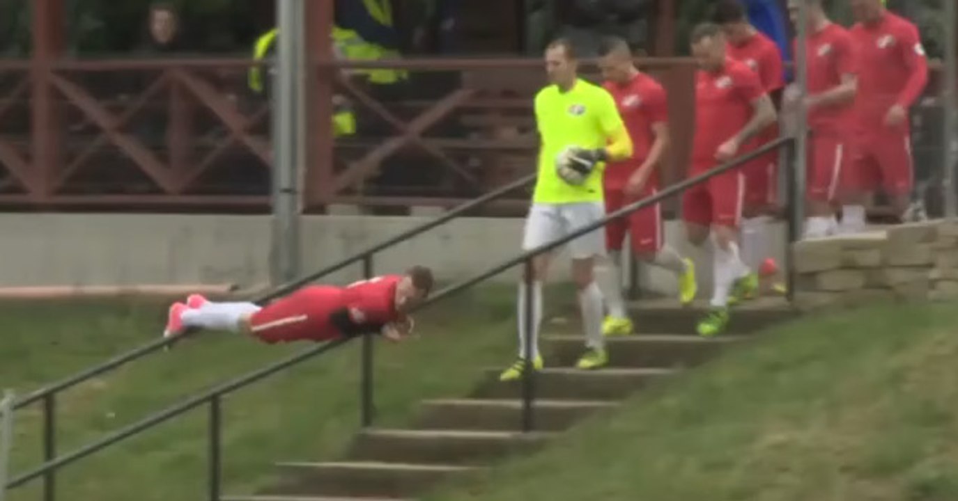 This Soccer Player Has The Best Entrance Ever