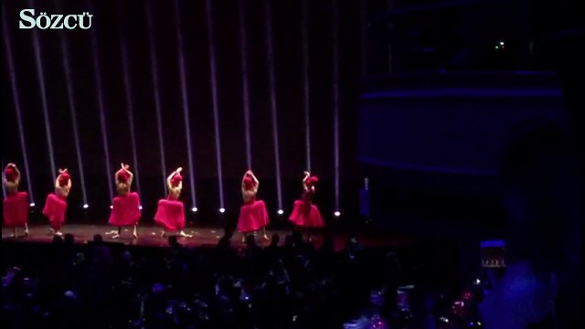 Pirelli Takvimi'nin 2018 sayısının tanıtımına şovlar damga vurdu