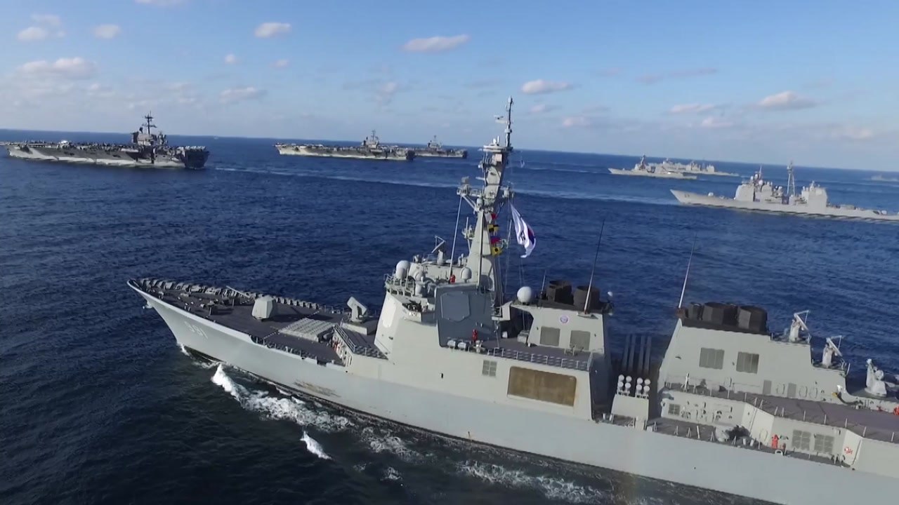 사상 초유의 미 항모 3척 동시 훈련 / YTN