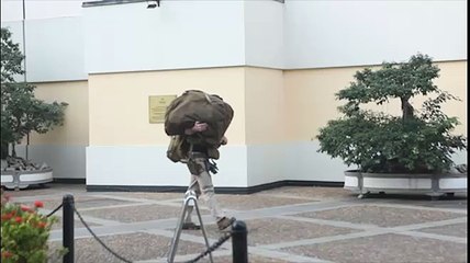 Hình ảnh đội cận vệ cùng vũ khí bí mật hộ tống TT Trump trên