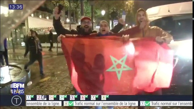 Scènes de liesse et heurts avec la police sur les Champs-Elysées après la qualification du Maroc