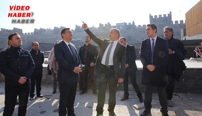 (12 Kasım 2017) KALE GİBİ SAĞLAM OLACAK. BAŞKAN ÇELİK, TARİHİ KAYSERİ KALESİ’NDEKİ RESTORASYON ÇALIŞMALARINI TAKİP ETTİ