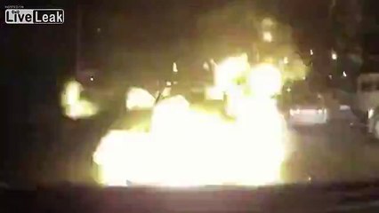 Inflammation soudaine d'une voiture à cause de fumeurs !