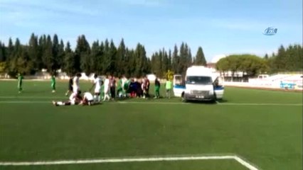 Rakip Oyuncular Çarpıştı, 2 Oyuncu Hastanelik Oldu