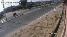 Biker crashes with speed into a tractor trailor!
