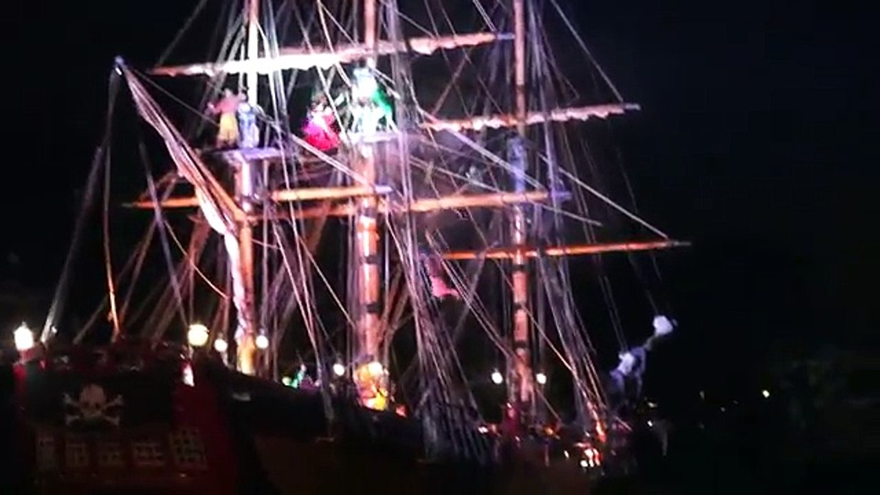 Complete Fantasmic! Show at Disneyland