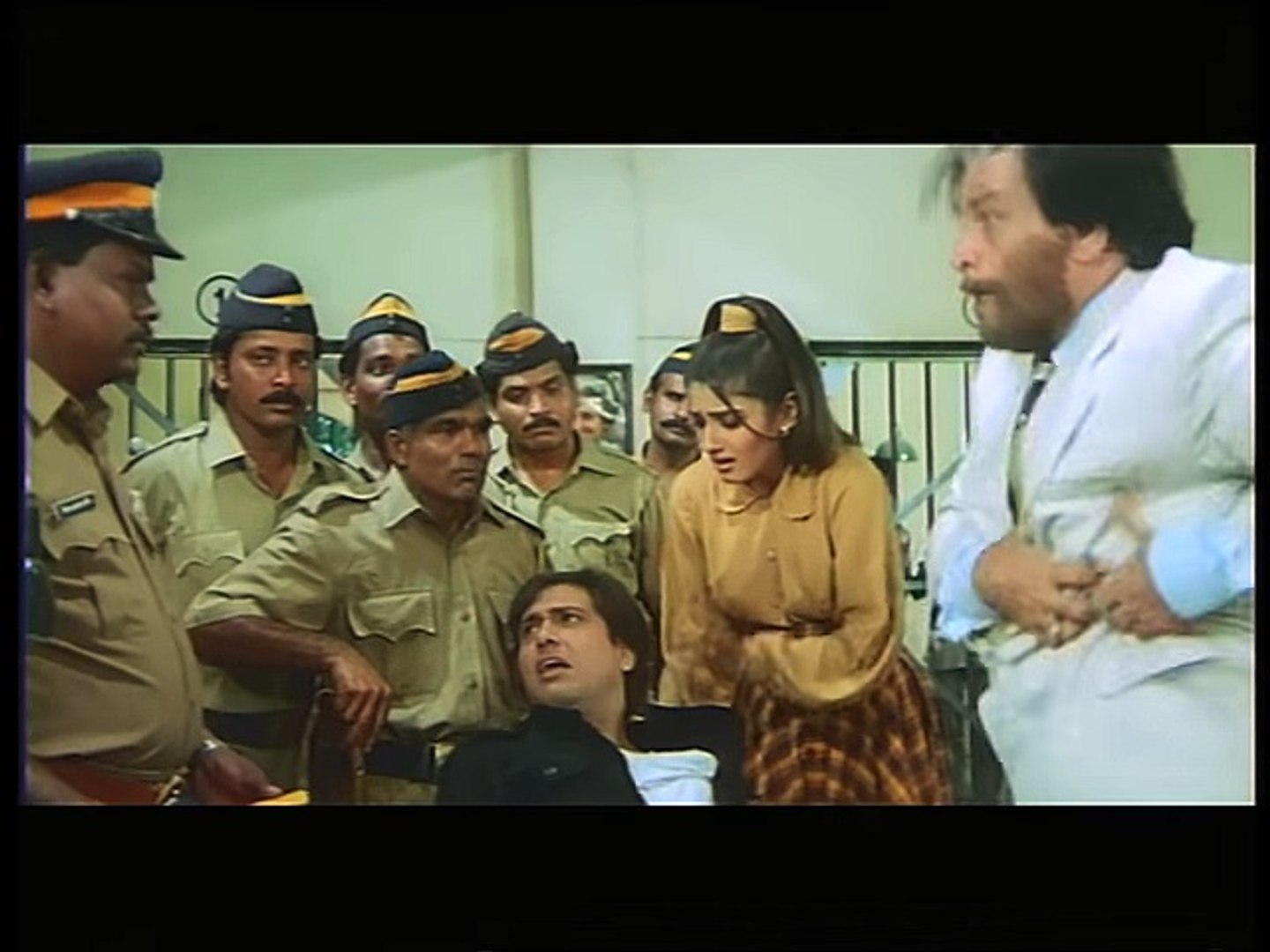 Comedy Scenes - Hindi Comedy Movies - Govinda's Funny Jail Scene - Anari No 1 - Hindi Movies - 