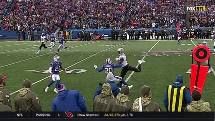 Michael Thomas plucks catch from over Shareece Wright's head