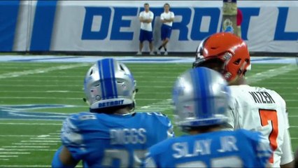 DeShone Kizer bulldozes defender, then stares him down