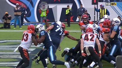 DeMarco Murray reaches over goal line for his second TD of the day