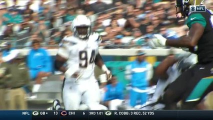 Marcedes Lewis gets wide open for a Jaguars first down