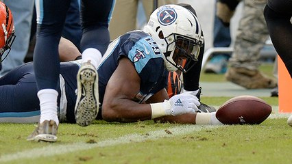 Murray somehow extends ball over goal line for go-ahead TD