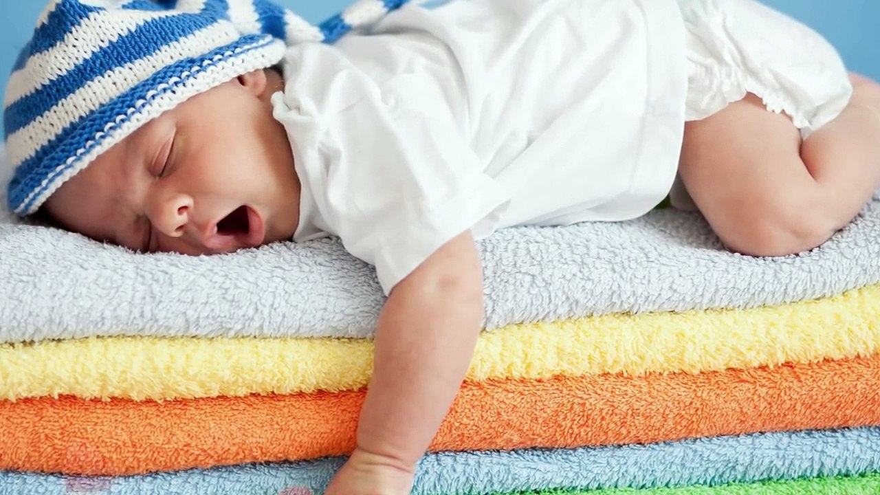 YENİ NiNNi ♫ UYU YAVRUM YİNE SABAH OLUYOR ♫ UYUTAN NİNNİ