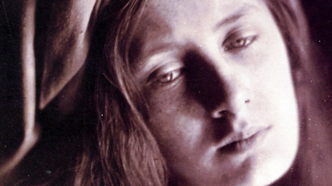 Bleue - Clarisse - "L'amoureuse des grands chemins" (2010-2016) – Recueil de poésies — www.le-livre-cle.fr — © CLE