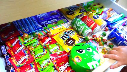 Bad Baby Eating Giant Candy! Johny Johny yes papa Song Nursery Rhymes Song for Children-UiTRS8GVSVI
